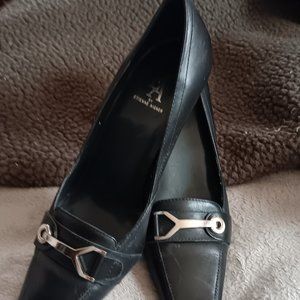 EA ETIENNE BLACK LEATHER HEEEL